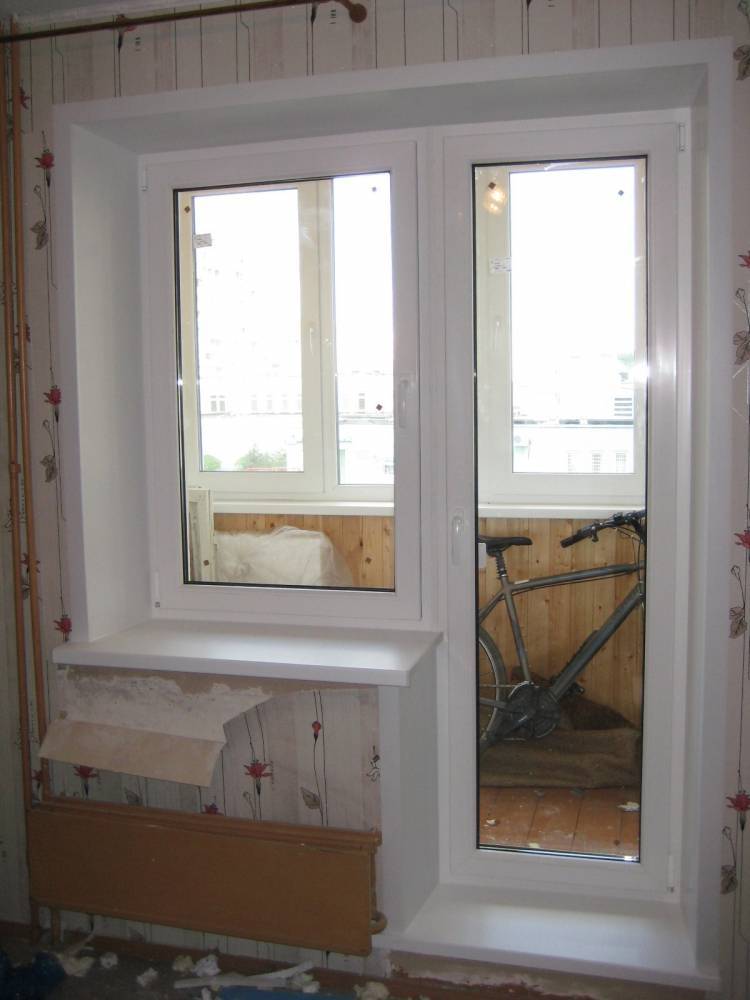 Размеры, материалы изготовления и виды балконных дверей с окном