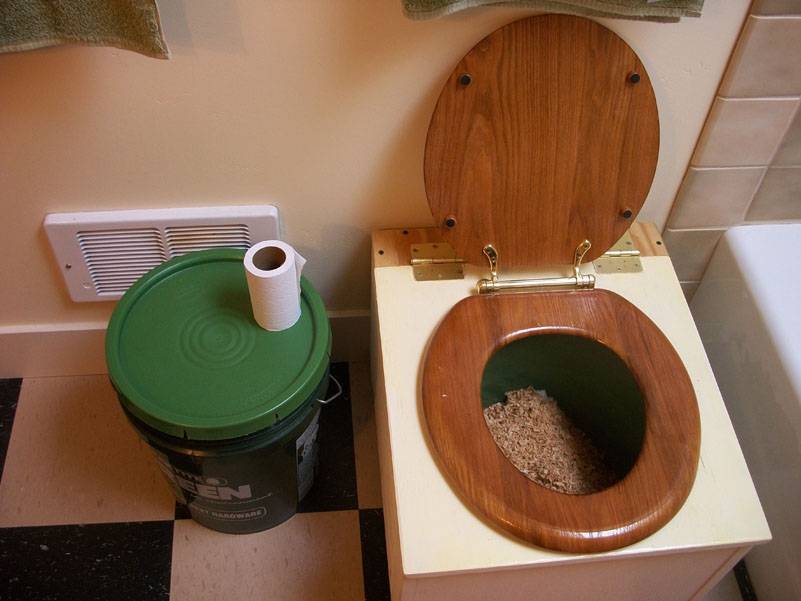 Топ 25 способов, как быстро почистить дачный туалет своими руками