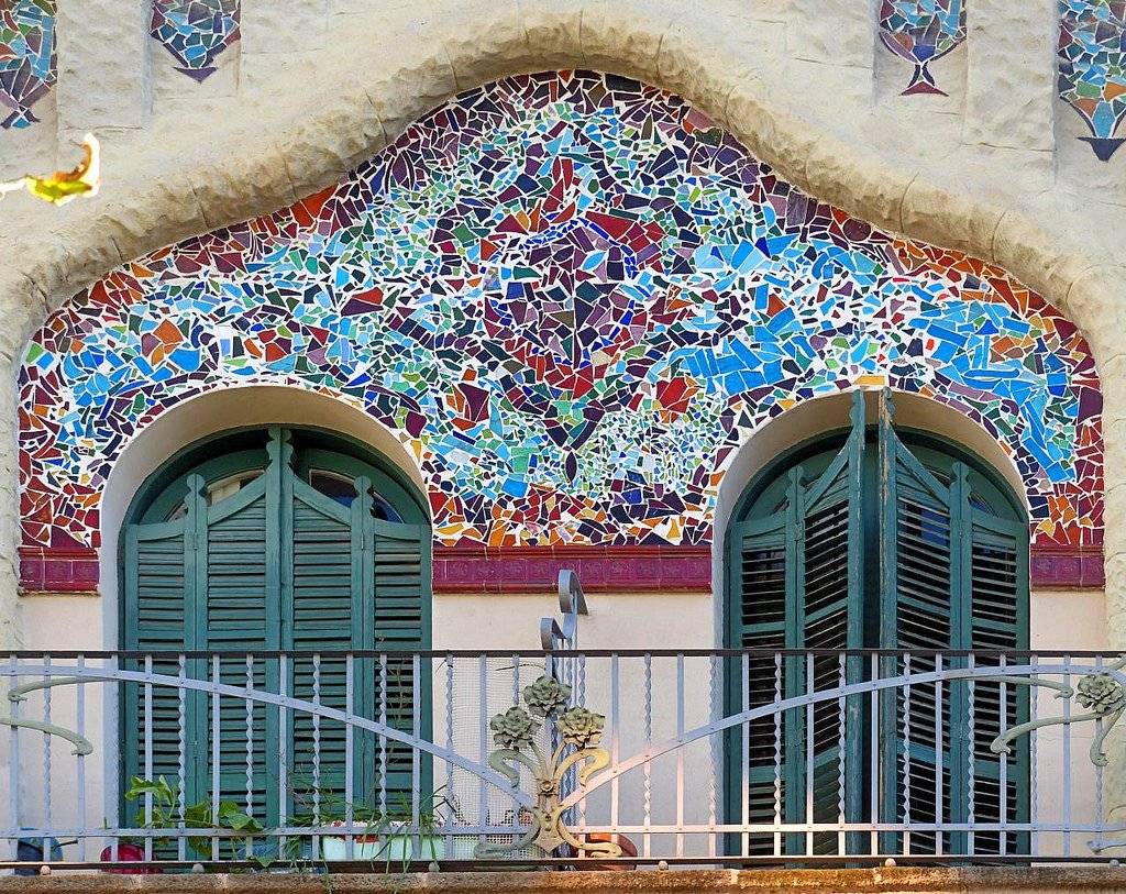 Мозаичная штукатурка для фасада: виды, состав, способы нанесения