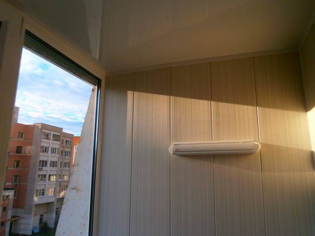 Отделка балкона панелями пвх: 1 вариант без обрешетки и 2 способа с ней