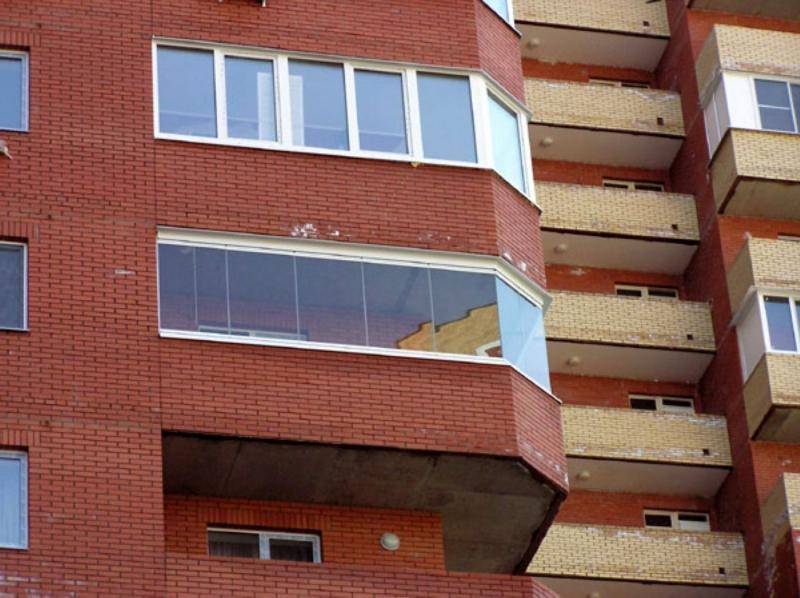 Чем отличается балкон от лоджии: в чем разница и что это такое