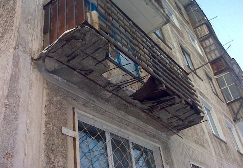 Ремонт балконной плиты: подготовка, восстановление, укрепление, ремонт парапета