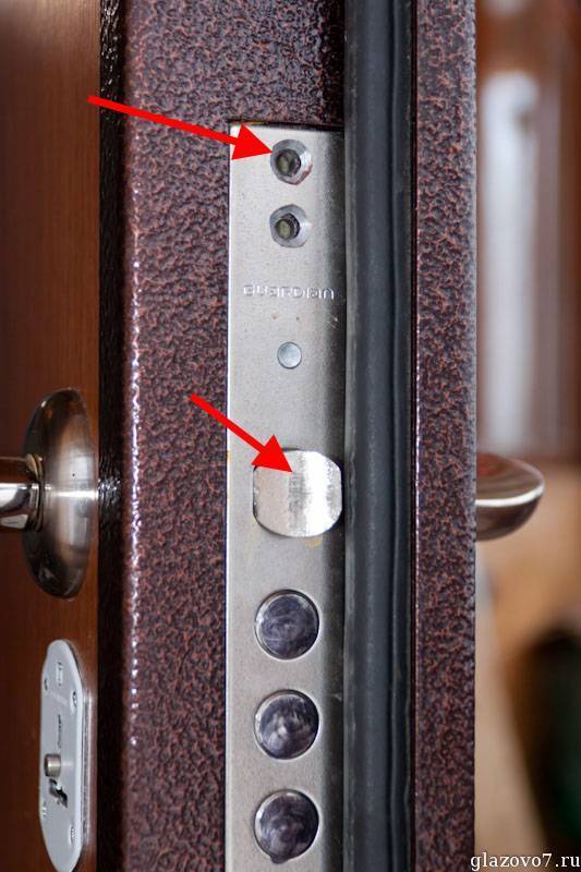 Как отрегулировать двери: металлические и деревянные