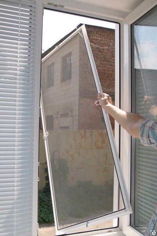 Москитные сетки на окна - установка своими руками, как снять сетку, размеры москитных сеток