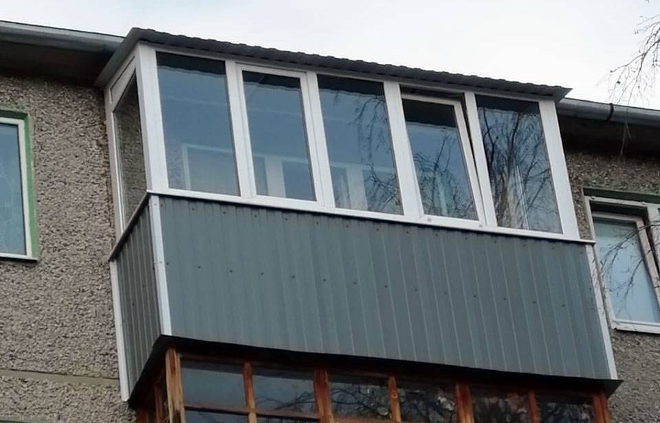 Крыша на балкон: виды различных систем балконных крыш и особенности их обустройства