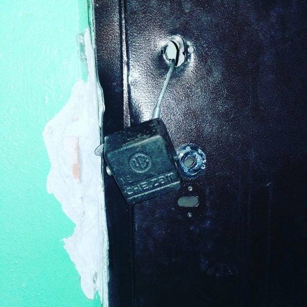 Как открыть межкомнатную дверь без ключа, замок захлопнувшейся двери в комнату