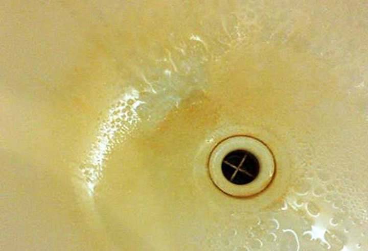 Чем отмыть акриловую ванну от загрязнений и желтизны