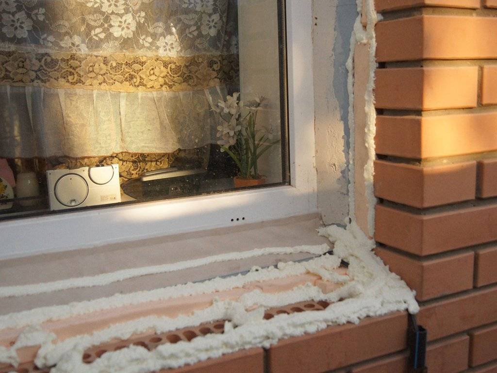 Как утеплить деревянные окна