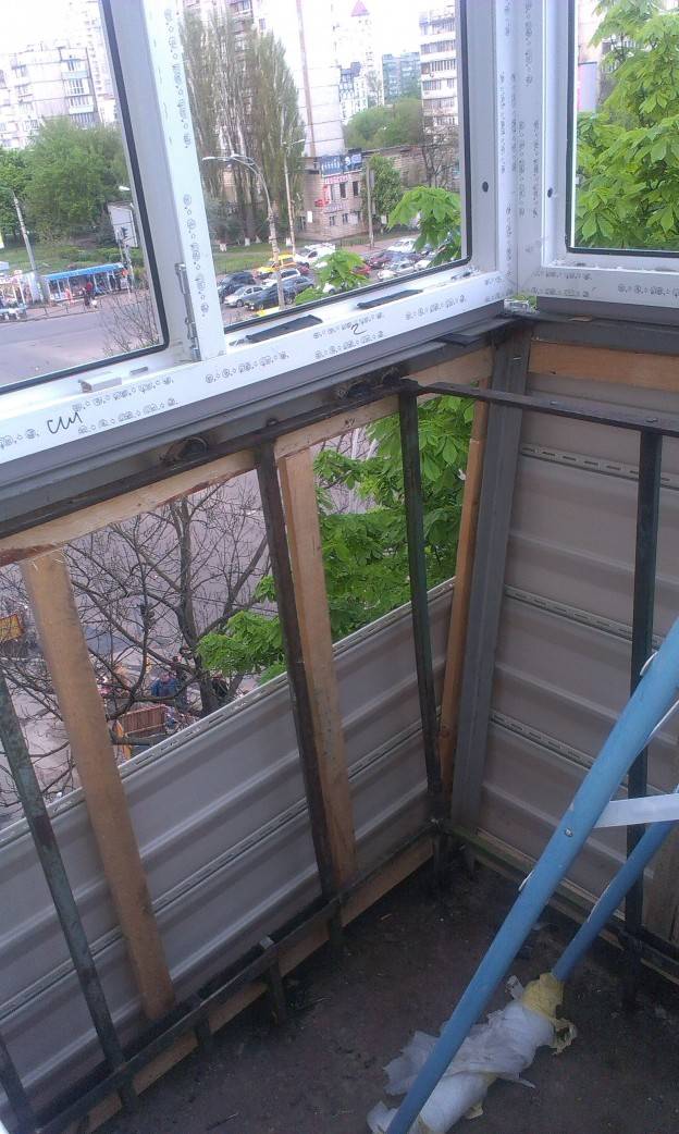 Как остеклить балкон своими руками - как выполнить правильно
