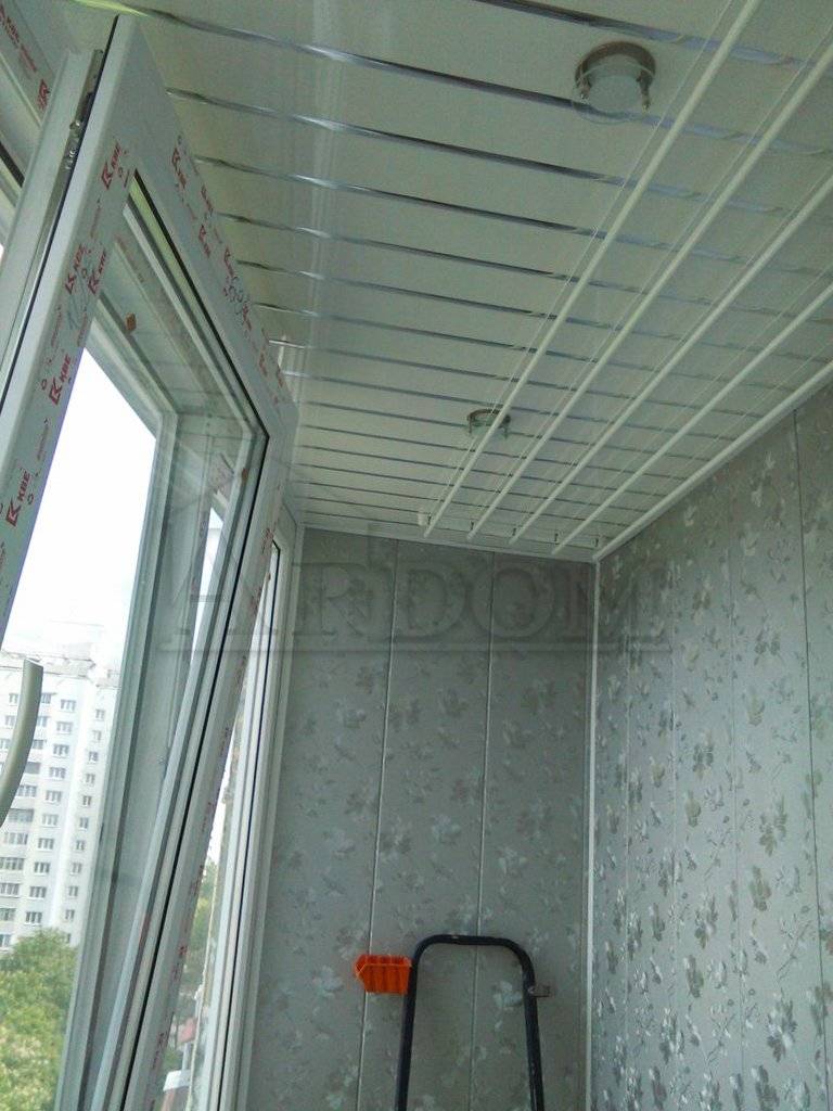 Обшивка балкона пластиковыми панелями: своими руками, пошаговая инструкция