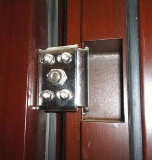 Как смазать дверные петли, не снимая дверь: смазка для железной двери