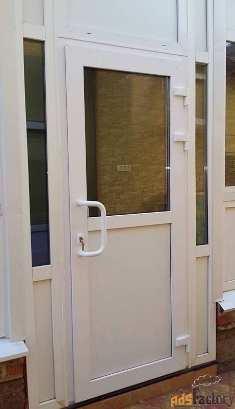 Входные пластиковые двери в частном доме (145+ фото): как сделать и надежно, и красиво?