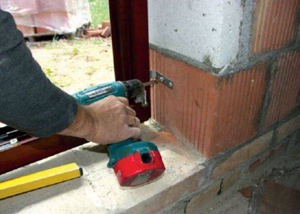 Установка деревянных окон своими руками - пошаговая инструкция