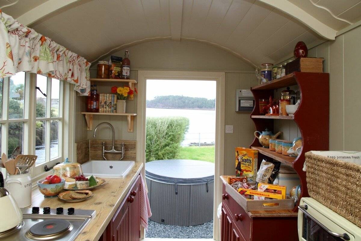 Маленькая кухня на даче: уютная планировка, идеи
 - 31 фото