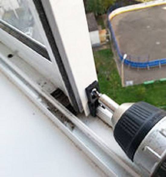 Как снять пластиковые окна на балконе -