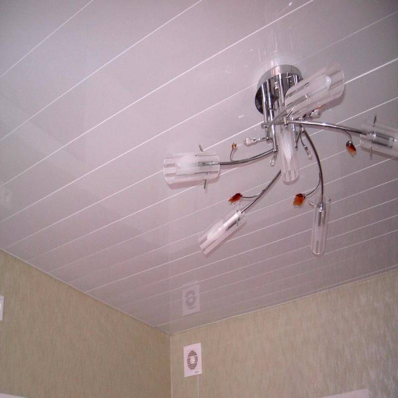 Реечные потолки для ванной - 77 фото лучшего оформления дизайна!