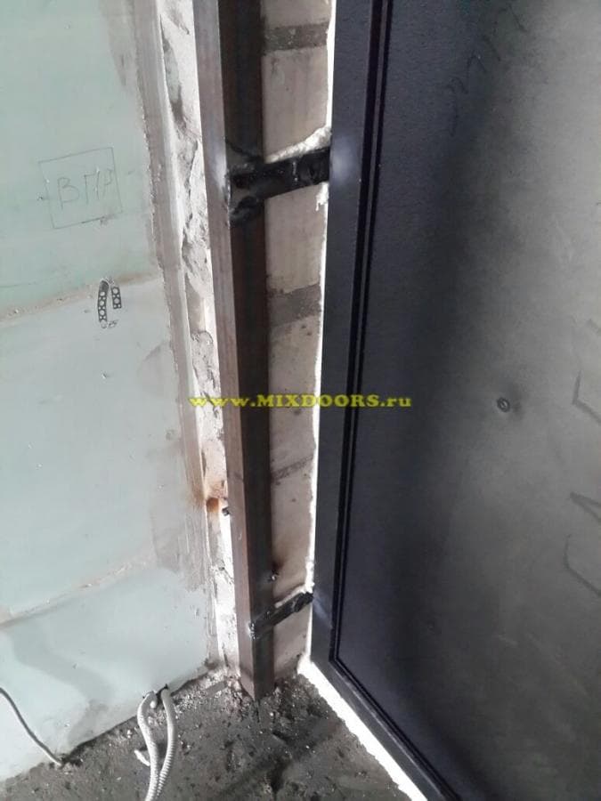 Установка входной двери в газобетон, а также монтаж межкомнатных дверей в газосиликатной стене