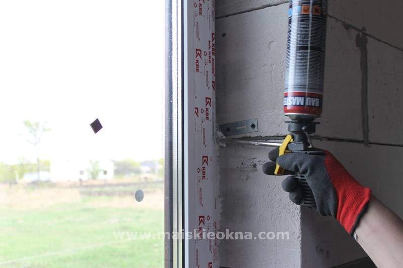 Как вставить окно в стену из пеноблока? takra.ru