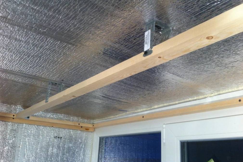Как правильно сделать двухуровневый потолок из пластиковых панелей своими руками