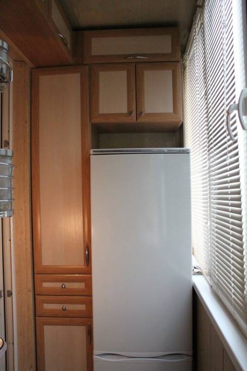 Холодильник на балконе зимой: когда можно и когда нельзя ставить