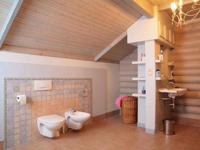 Допустимая сантехника и отделка для ванной комнаты в деревянном доме