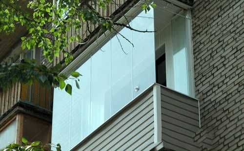 Чем закрыть окна от солнца на балконе: способы защиты от солнечных лучей