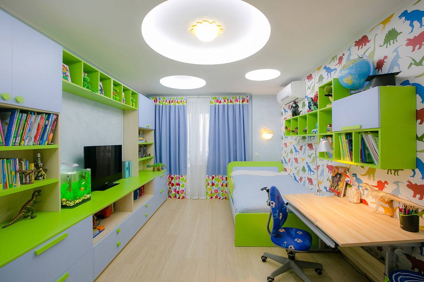 Какие натяжные потолки в детской комнате лучше сделать, примеры на фото и видео