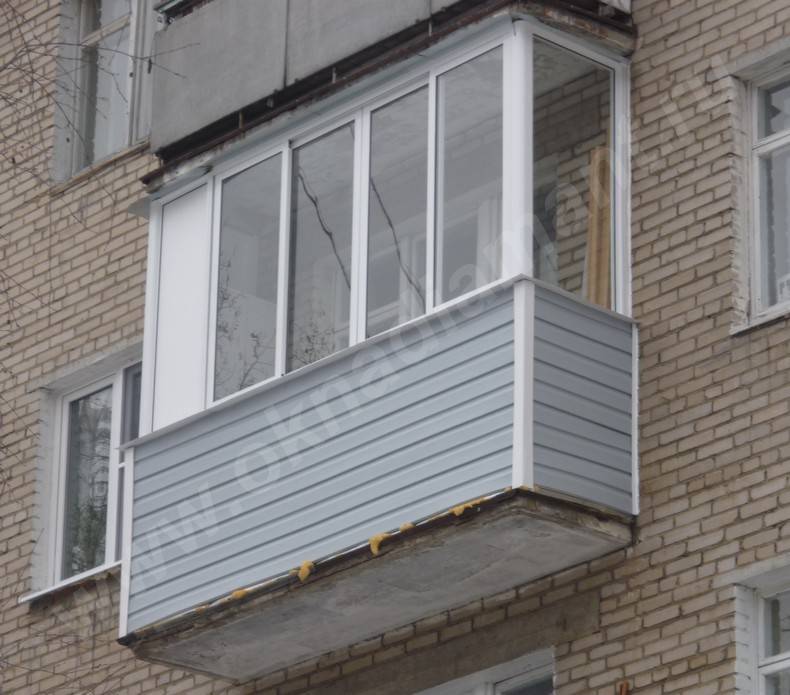 Обшивка балкона сайдингом: пошаговая инструкция