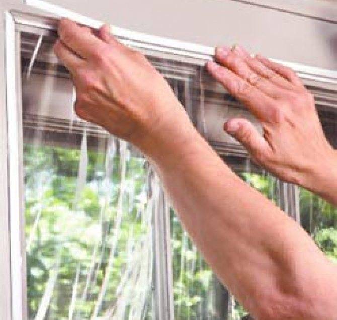 Как правильно утеплить окна полиэтиленовой пленкой