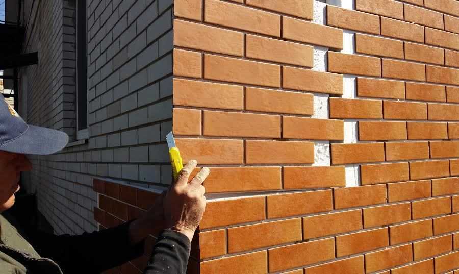 Чем лучше обшить кирпичный дом снаружи и чем отделать дешево