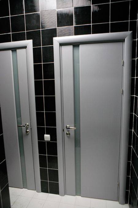 Какие двери лучше всего подойдут для ванной комнаты — подходящие варианты