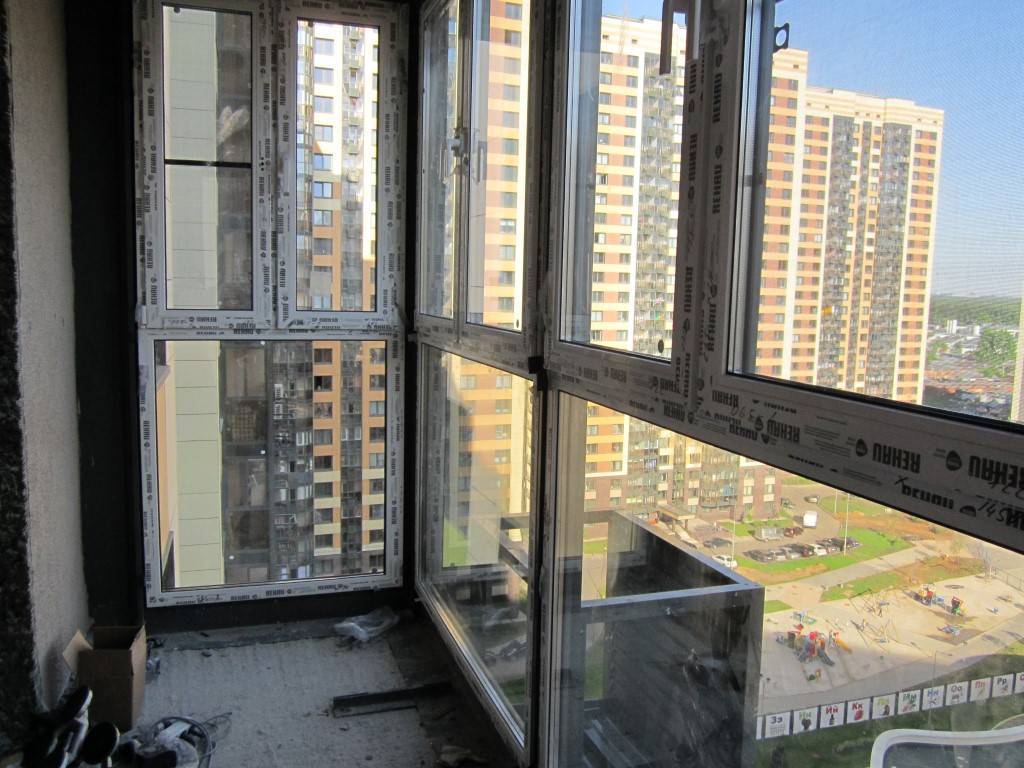 Как утеплить балкон или лоджию с панорамным остеклением без замены конструкций?