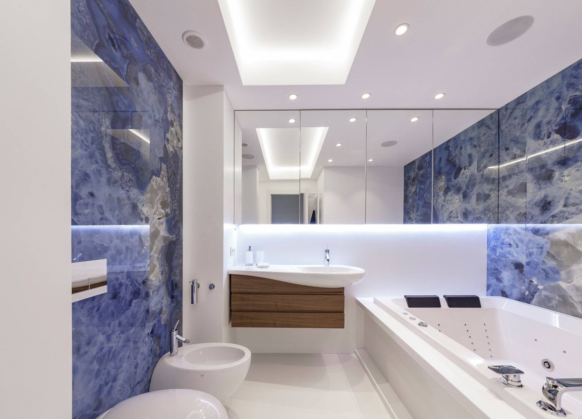 Потолок в ванной комнате: какой выбрать, чем и как отделать / zonavannoi.ru