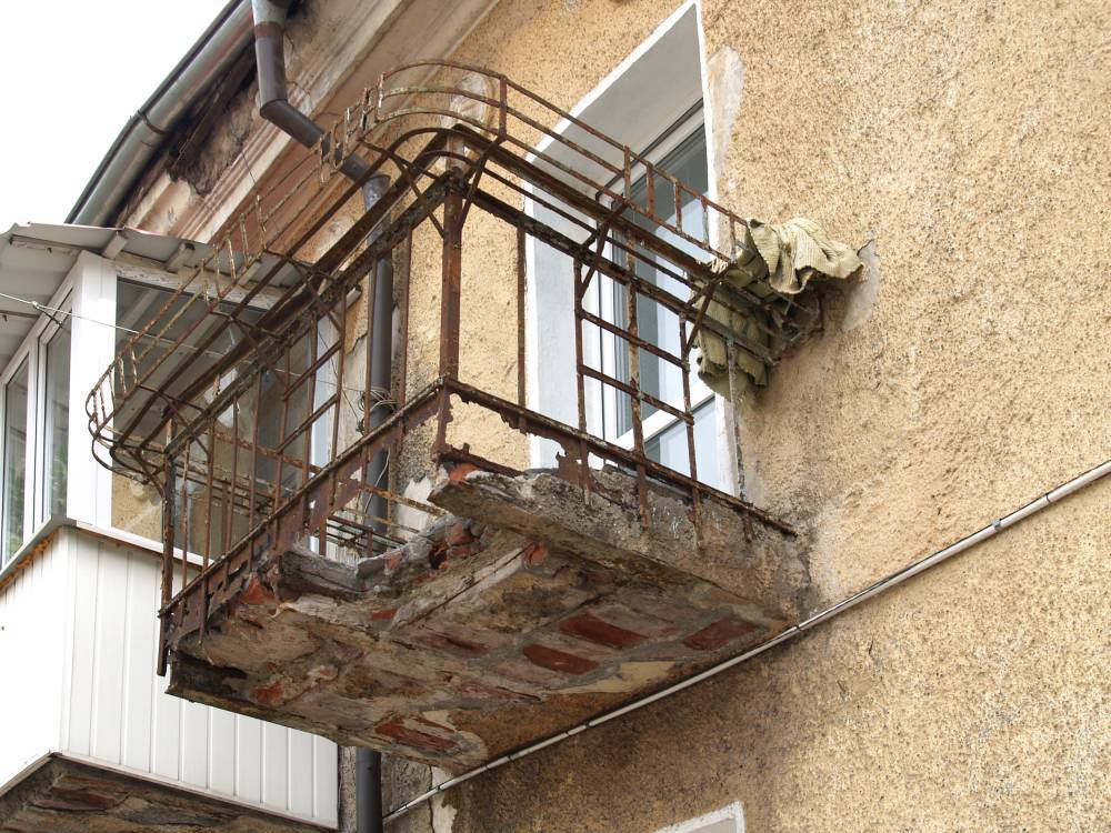 Ремонт балконной плиты - виды разрушений, как устранить