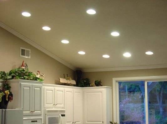 Cветодиодные потолочные светильники для натяжных потолков: какие лампы лучше выбрать, видео и фото