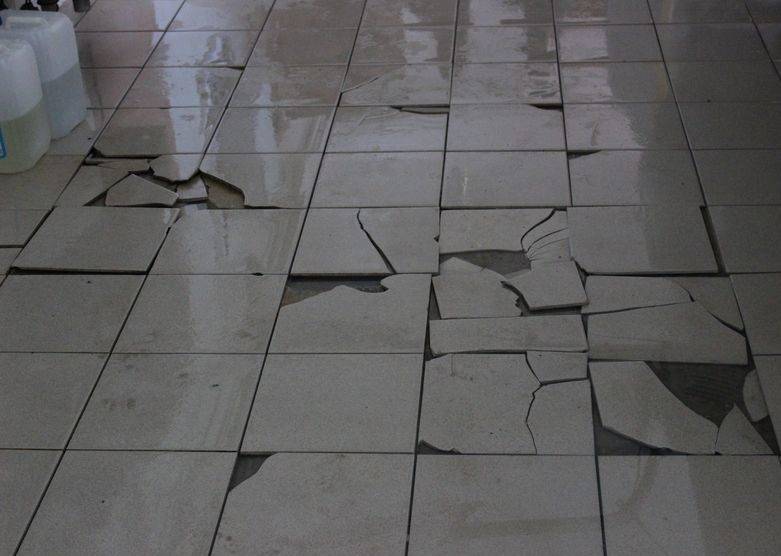 Реставрация плитки на полу. почему возникают дефекты? | строительство и ремонт