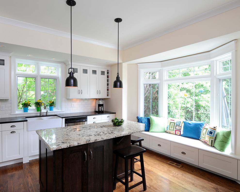 Дизайн кухни с окном: используем пространства у окна правильно, 100 фото