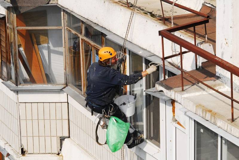 Кто должен ремонтировать балкон в многоквартирном доме: ремонт аварийных балконов