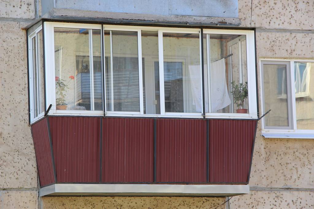 Особенности остекления балконов алюминием