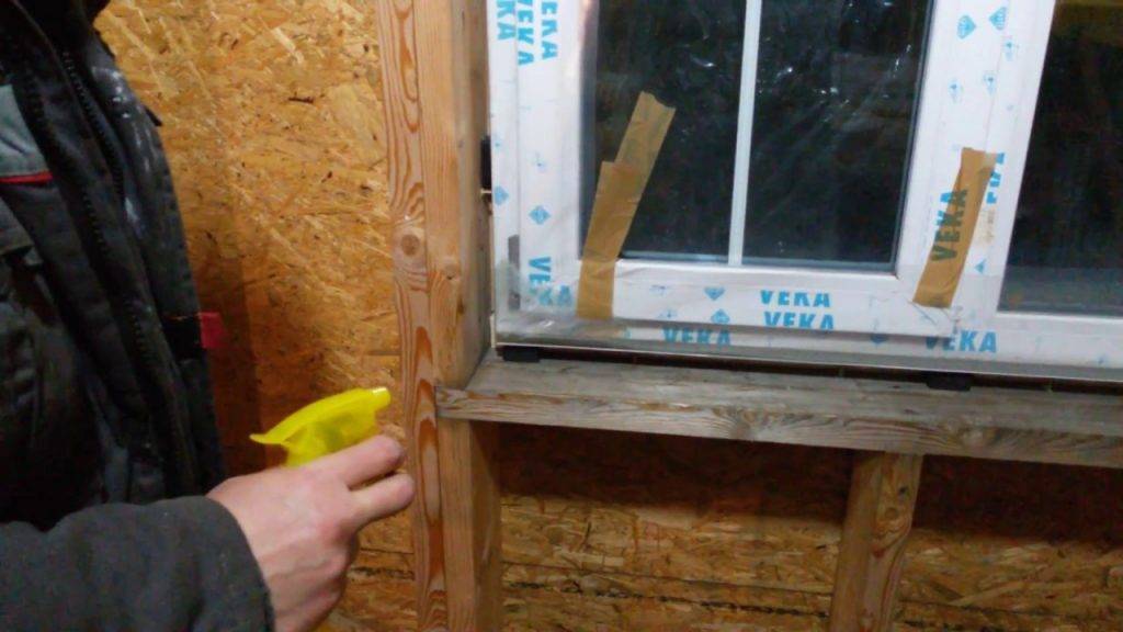 Особенности и цена установки пластиковых окон в деревянном доме своими руками