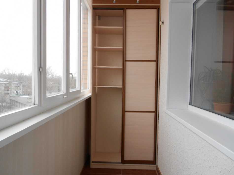 Шкаф на балкон — особенности шкафа на балконе. плюсы и минусы. разновидности моделей шкафов для балкона. изготовление и монтаж шкафа вручную (фото + видео)