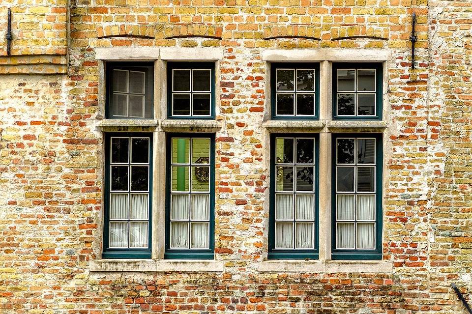 Фасадные окна – 6 вариантов облицовки откосов