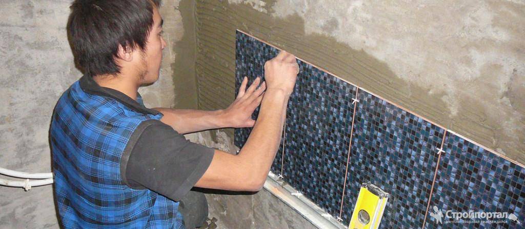 Облицовка внутренних стен керамической плиткой: советы по выбору, инструкция по укладке
