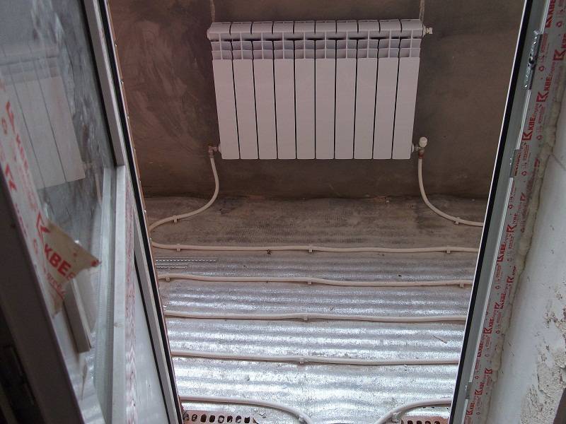 Провести параллельно батарею на балкон своими руками в многоэтажке, подключение радиатора отопления и можно ли запаралелить с общим