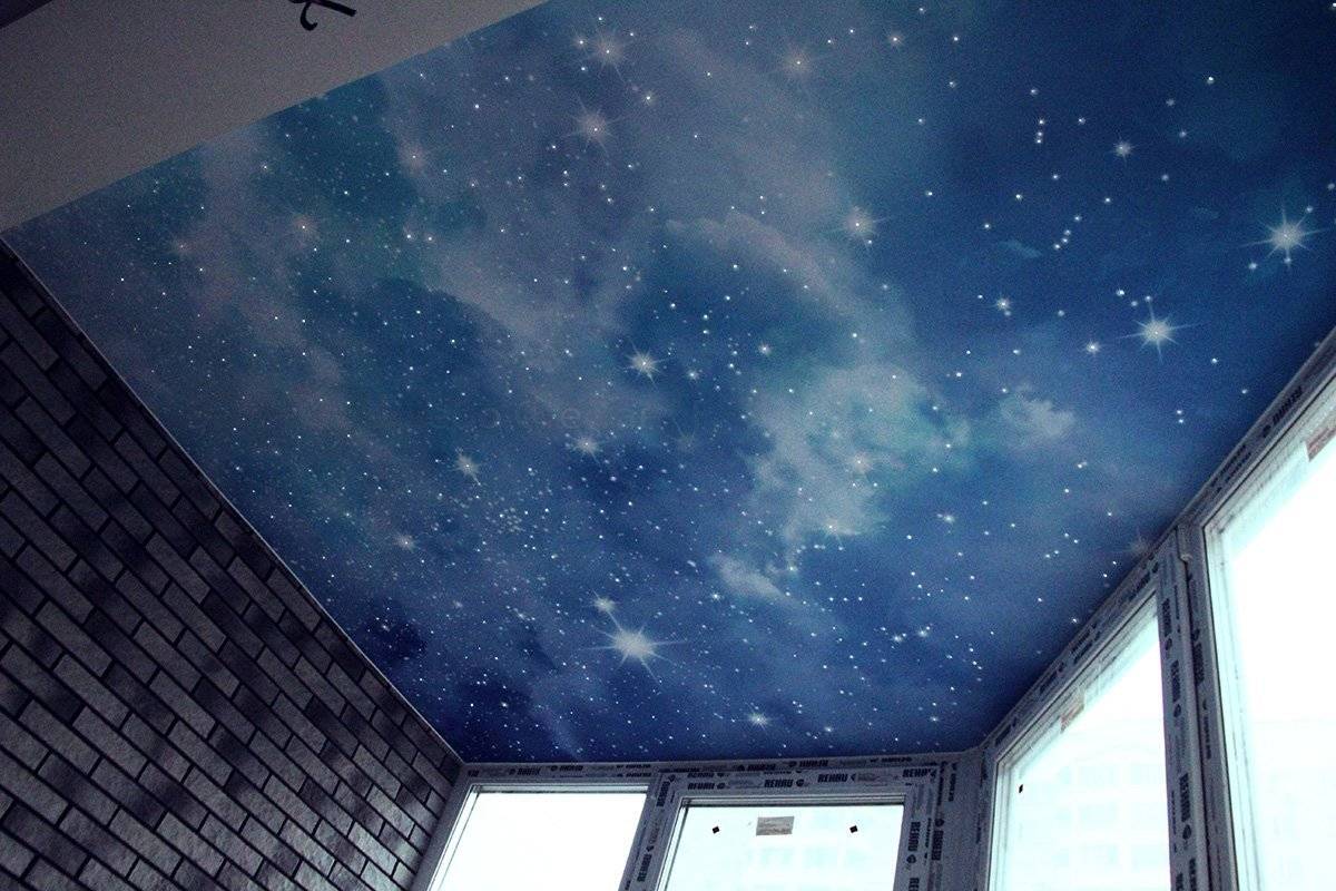 Синий натяжной потолок в интерьере (100+ фото идей дизайна)