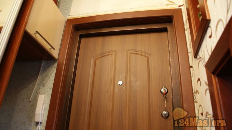Как выбрать материал для отделки входной двери изнутри квартиры