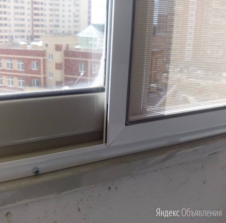 Как снять москитную сетку с балкона?
