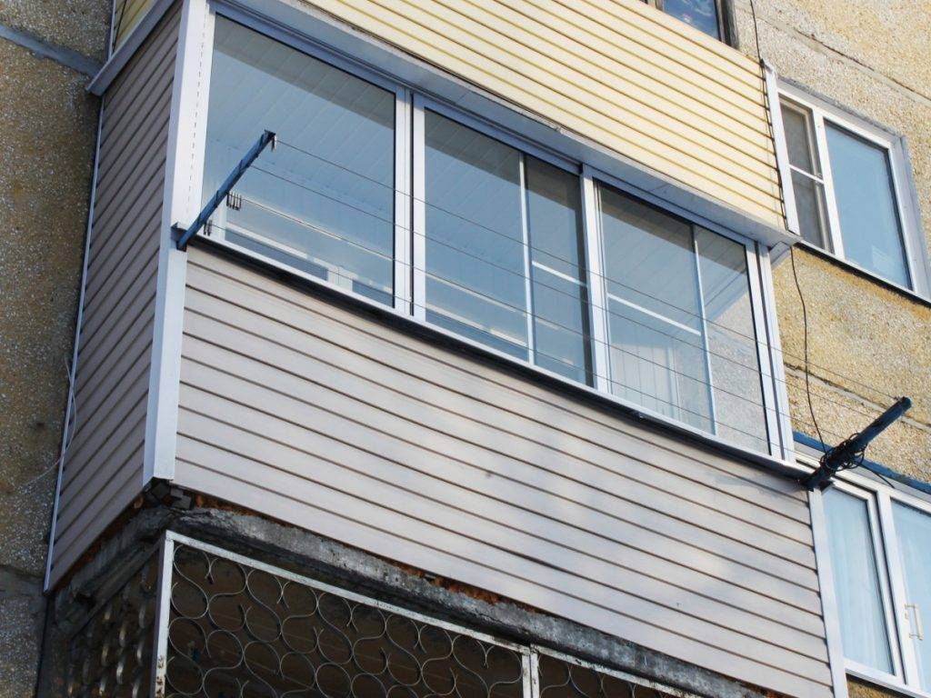 Стоит ли остеклять балкон алюминевым профилем?
