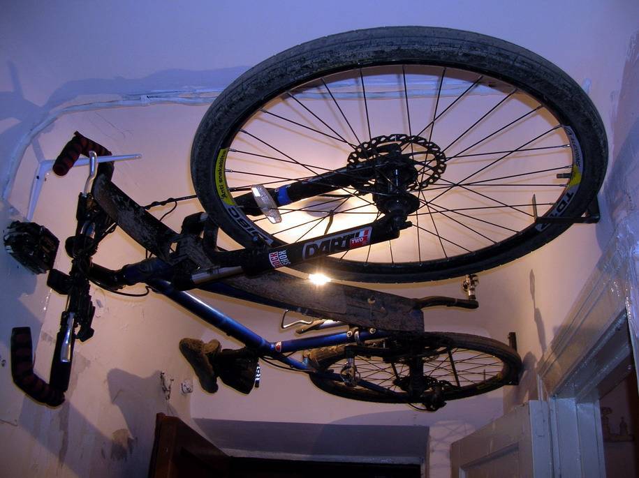 Как хранить велосипед зимой на балконе