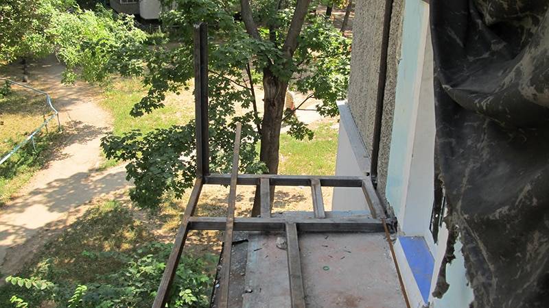 Увеличение балкона своими руками: советы мастера